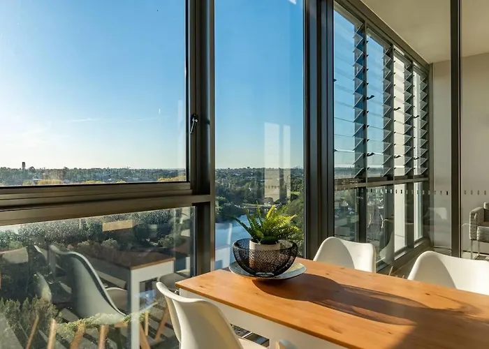 Water View 5 Min Walk Station Shopping Close City