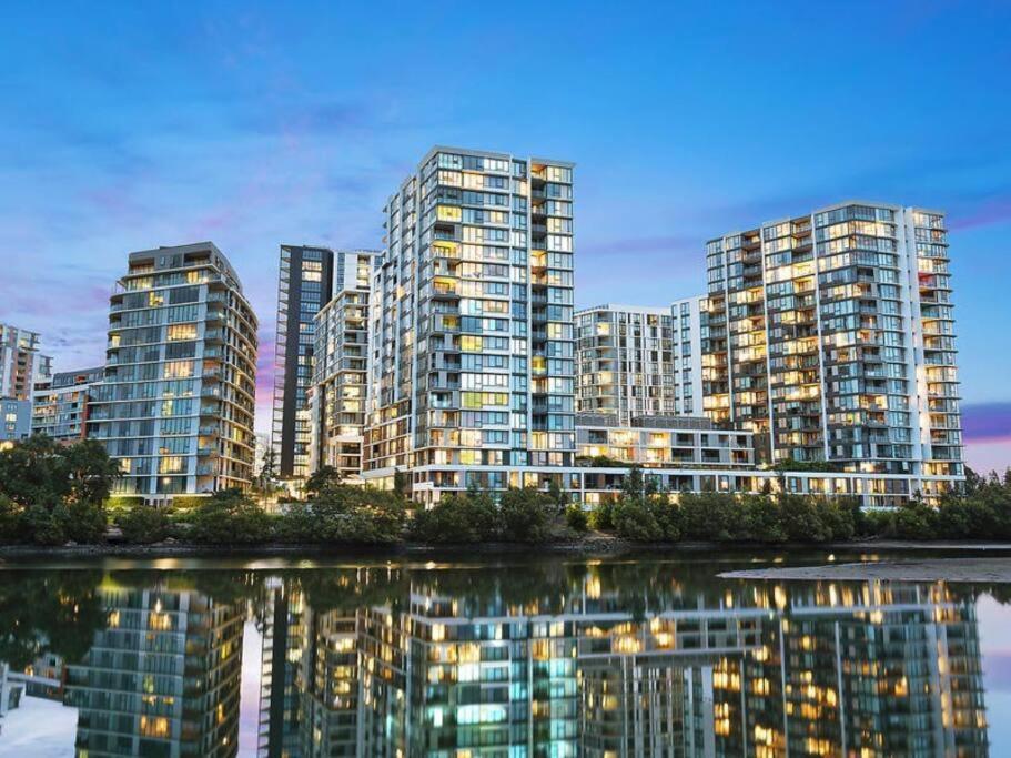 Water View 5 Min Walk Station Shopping Close * Sydney