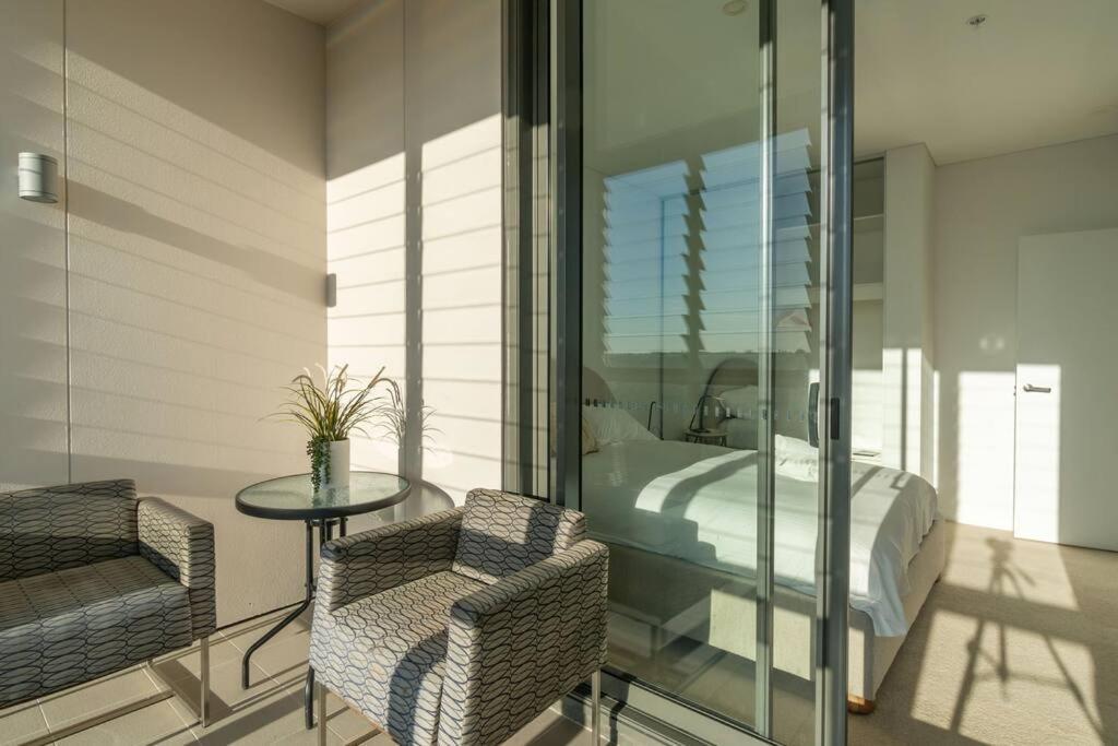 Water View 5 Min Walk Station Shopping Close